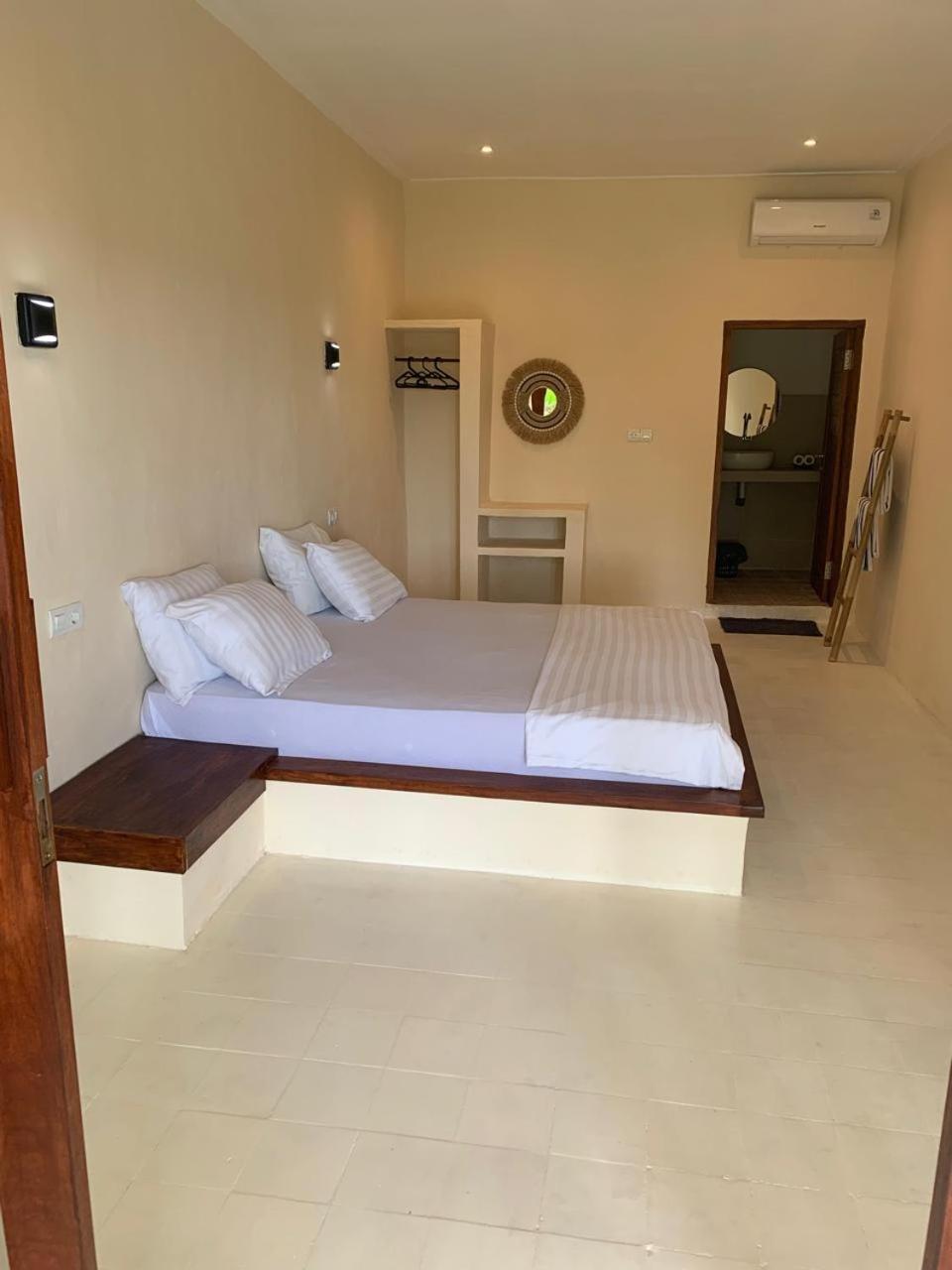 Lombok Coconut Hotel Mangsit Kültér fotó
